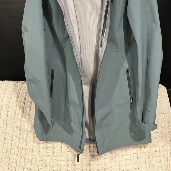 The North Face FutureLight Rain Jacket - Picture 2 of 6